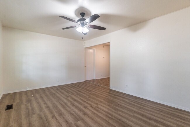 Building Photo - RENT TO OWN – Warr Acres!