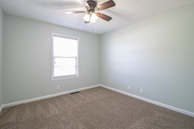 Building Photo - 207 Ruf Dr