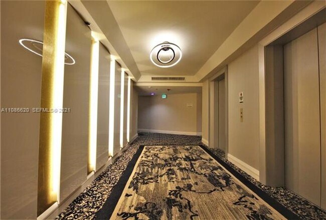 Building Photo - 5151 Collins Ave