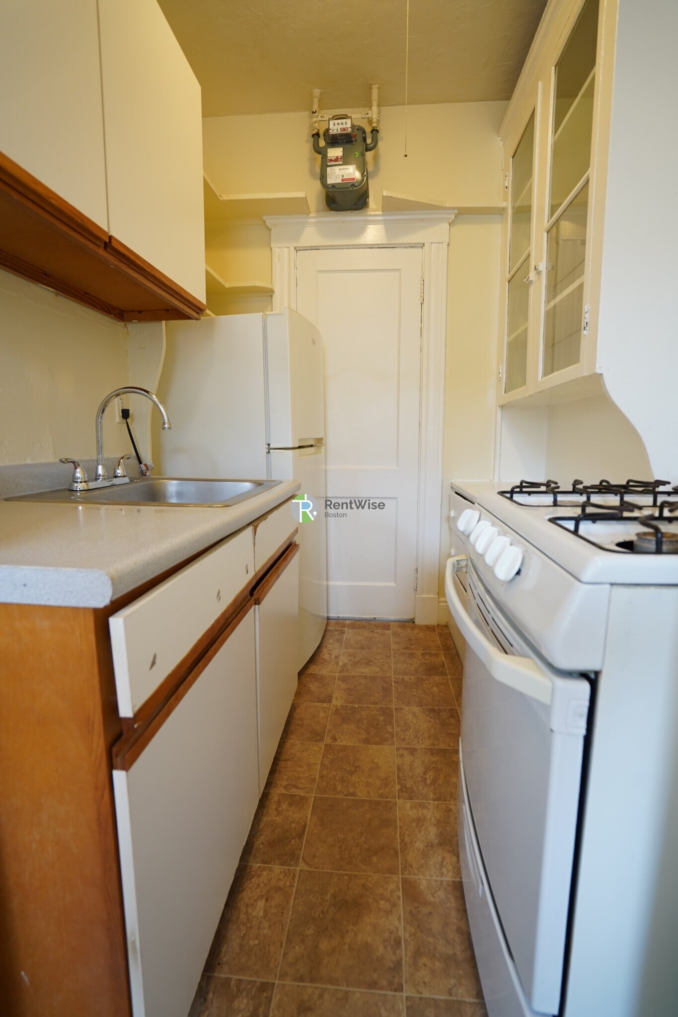 Building Photo - 228 Kelton St