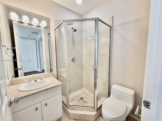 Building Photo - 504 SW 4th Ave