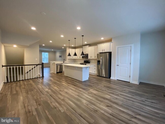 Building Photo - 8612 Shady Pines Dr