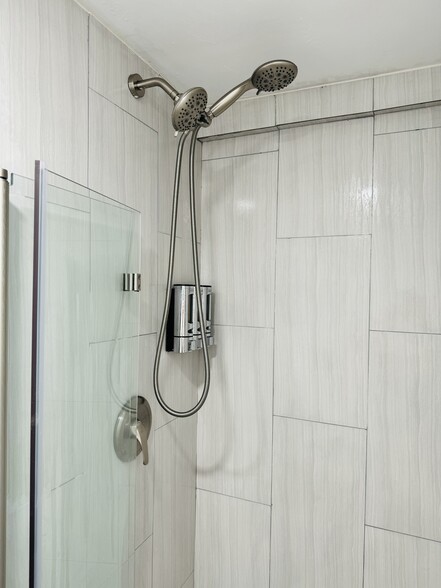 Shower - 520 N Cedar St