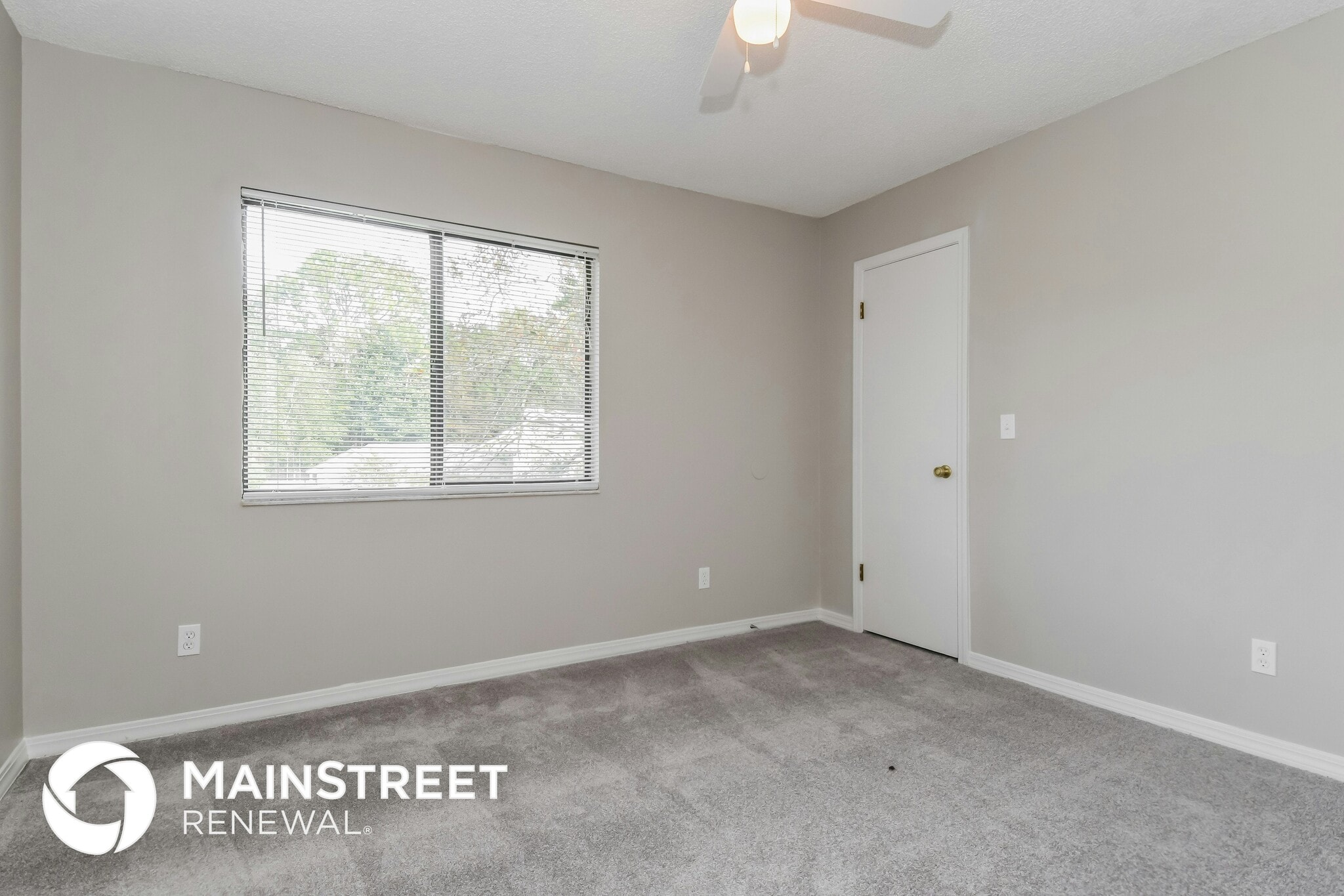 Building Photo - 6002 Bermuda Dr