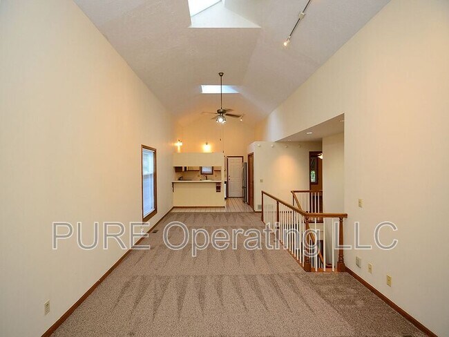 Building Photo - 1217 Pierce St