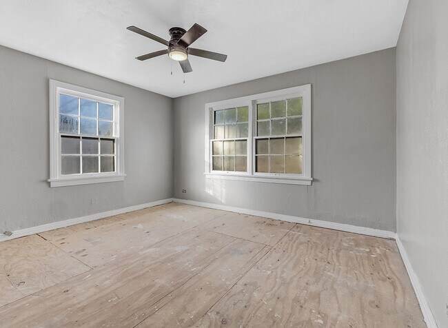 Building Photo - 4212 Elizabeth St