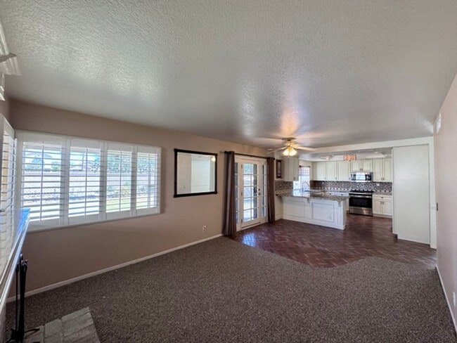 Building Photo - Spacious 5 Bedroom Home in Menifee Lakes w...