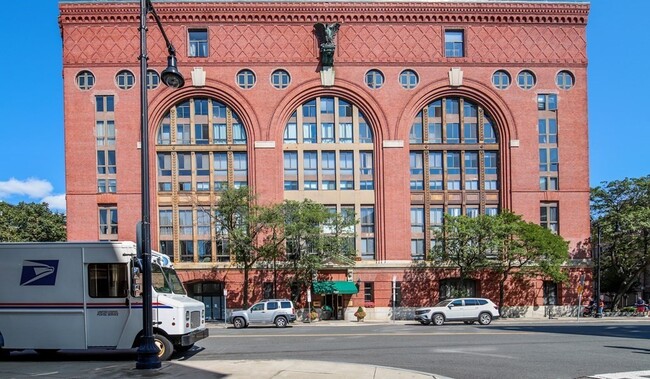 Building Photo - 357 Commercial St