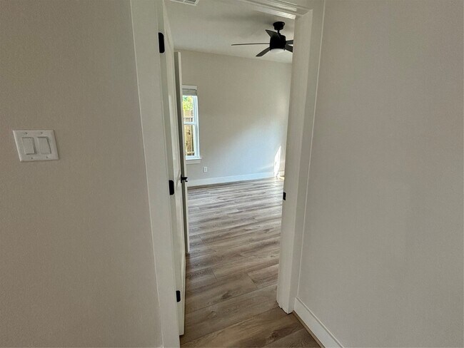 Building Photo - 3604 Dennis St