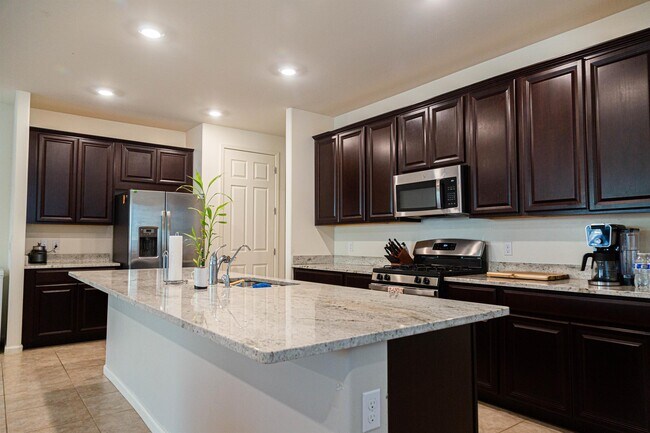 Building Photo - 7387 S Via Plaza del Maya