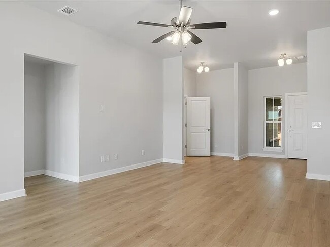 Building Photo - 2207 W 29th Ave