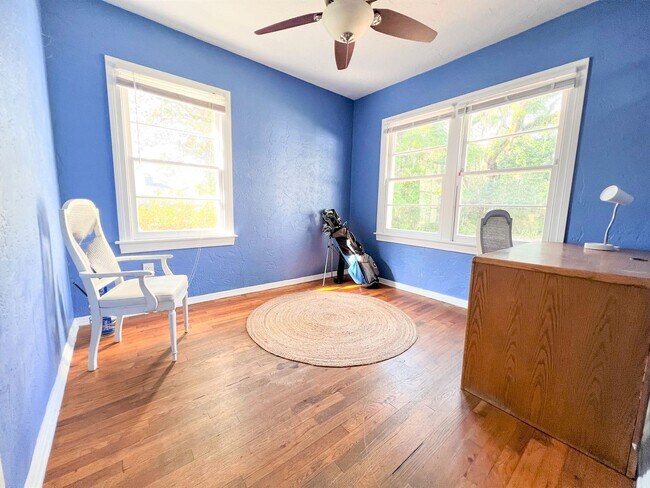 Building Photo - 1824 NW 5th Ave