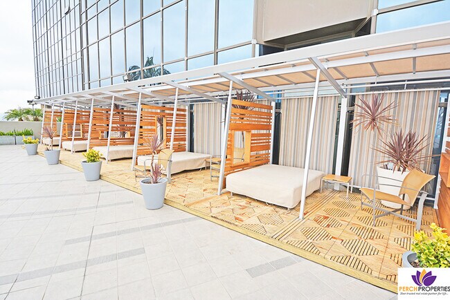 Building Photo - 1100 Wilshire Blvd