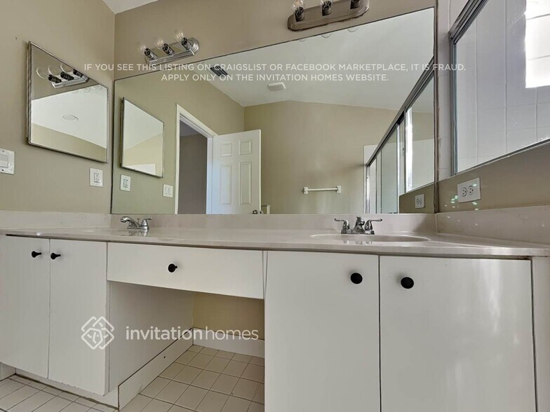 Building Photo - 9212 Renoir Ct