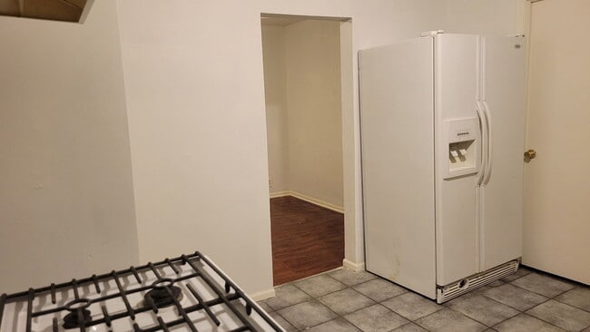 Building Photo - 169 E 23rd St