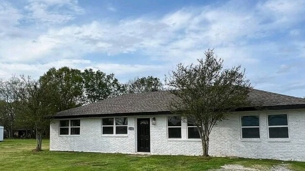 Building Photo - 41522 Buratt St