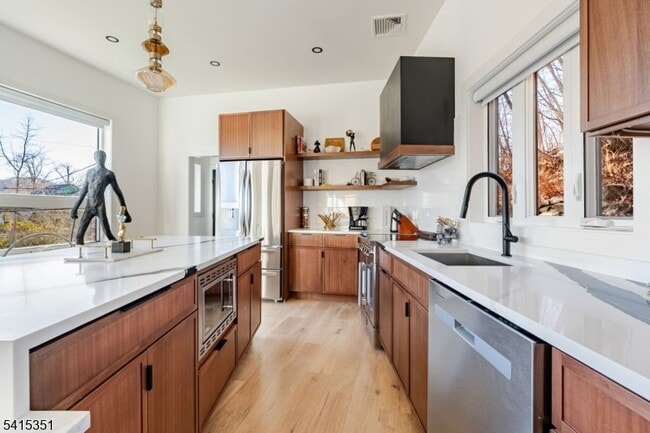 Building Photo - 301 Kingsland Rd