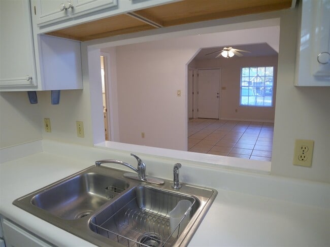 Building Photo - 428 Richview Park Cir W
