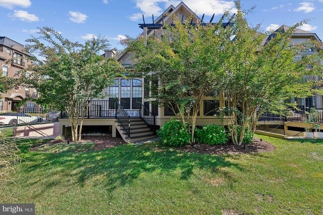 Building Photo - 448 Salk Cir