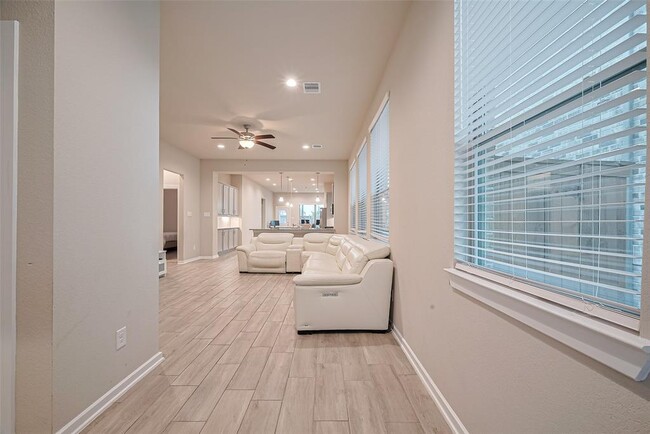 Building Photo - 7031 House Wren Ct