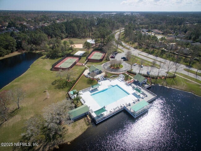 Building Photo - 2038 St Martins Dr W
