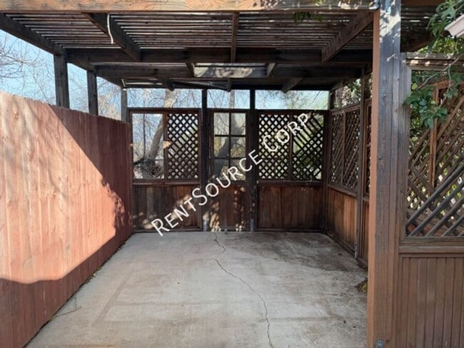 Building Photo - 42000 Blueflax Ave