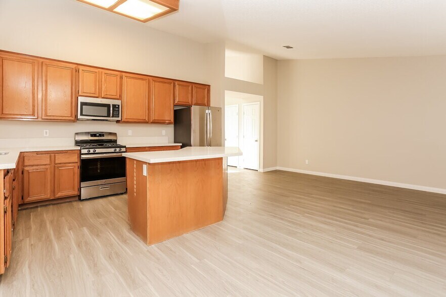 Building Photo - 3728 Dauntless