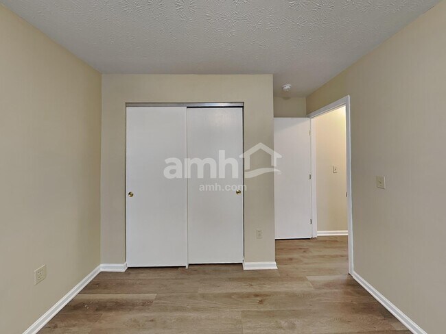 Building Photo - 545 Weeping Willow Ln