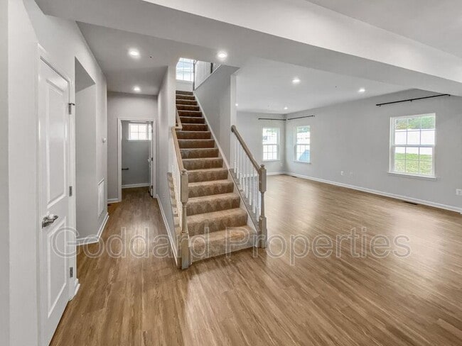 Building Photo - 7893 Jasons Landing Way