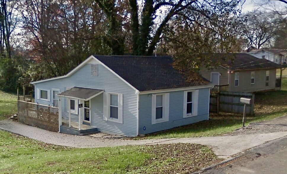 Building Photo - 2110 Brown Ave