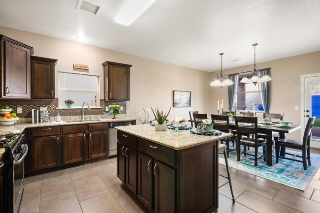 Building Photo - 13239 Emerald Isle St