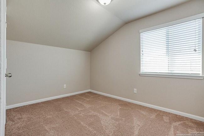 Building Photo - 2307 Clover Ridge