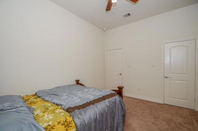 Building Photo - 4307 Fenetre Forest St