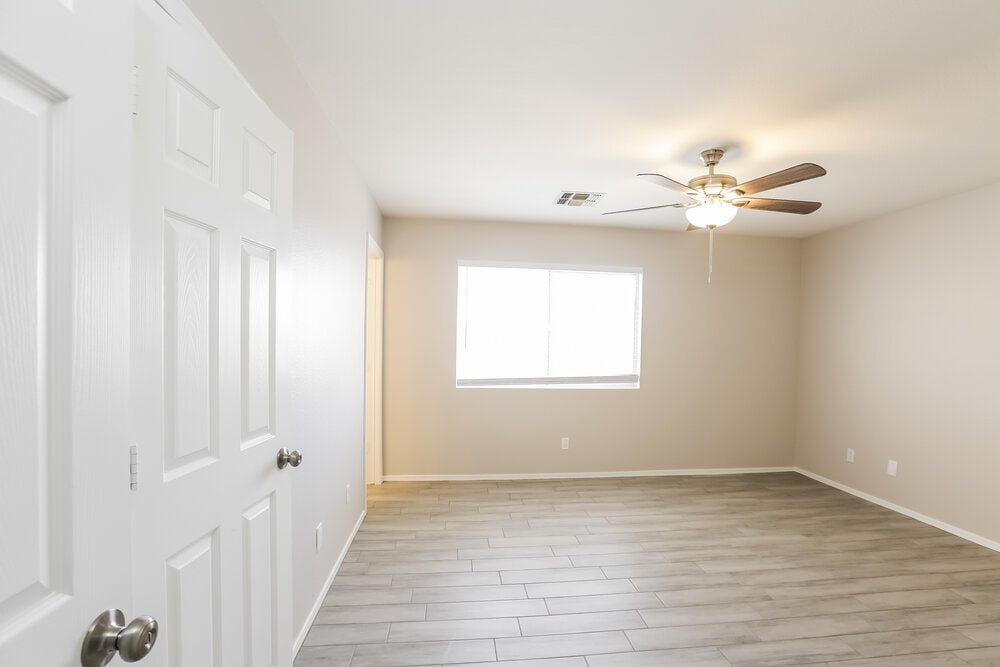 Building Photo - 9243 E Carmel Ave