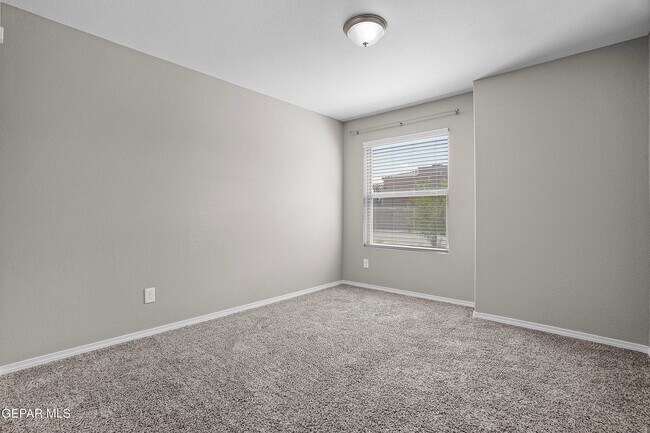 Building Photo - 772 Lemington St