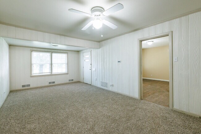 Building Photo - Large 3 bedroom in Tech Terrace