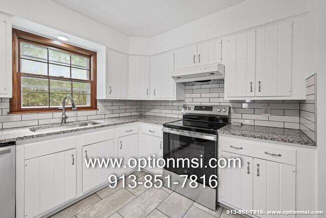 Building Photo - Comfort, Space & Style – Beautifully Updated Split-Level Home