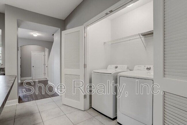 Building Photo - 4220 Plantation Oaks Blvd