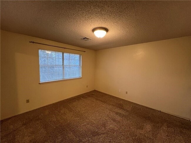 Building Photo - 323 S 11th Pl