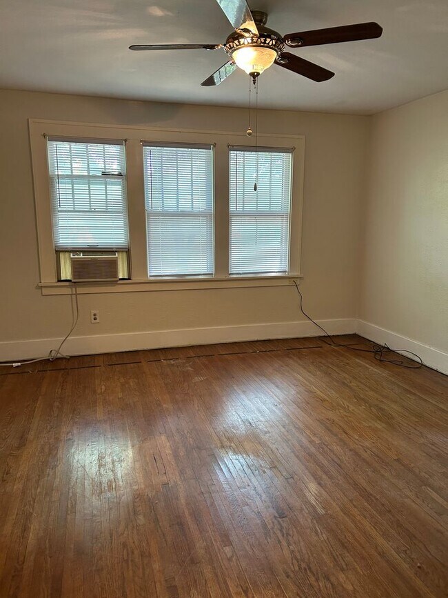 Building Photo - 4 bed 2 bath Home In Beatrice, NE