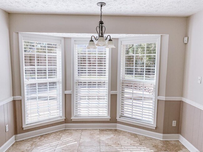 Building Photo - 122 Livingston Cir