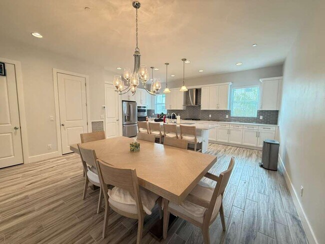 Building Photo - 5348 Sagan Ln