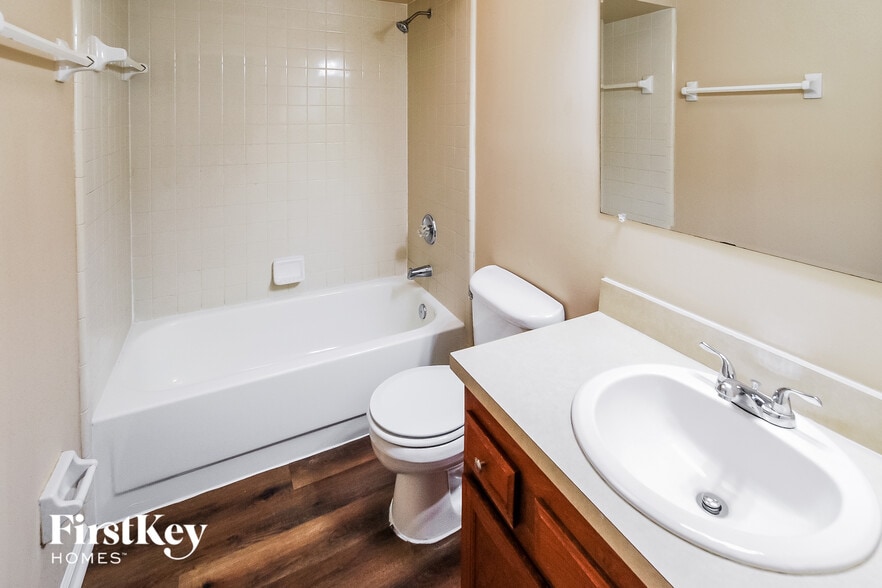 Building Photo - 12439 Autumnbrook Trail E