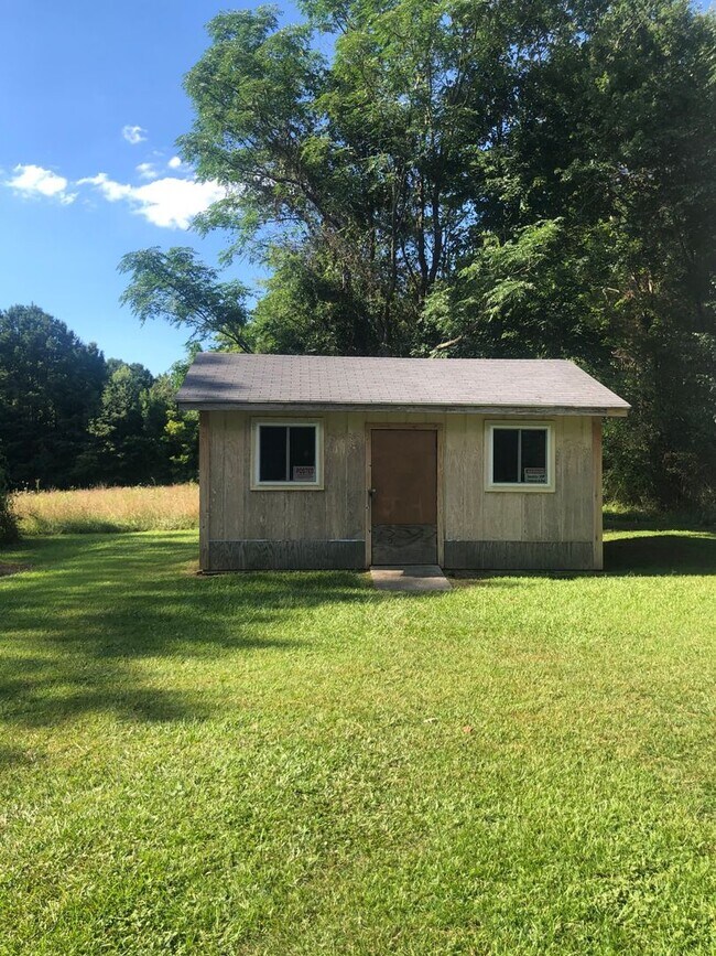 Building Photo - 2812 Hunter Hill Road