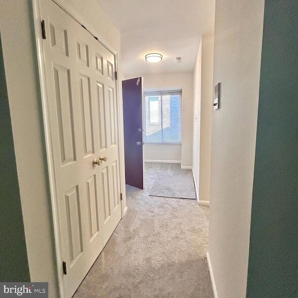 Building Photo - 1705 Mountainview Dr
