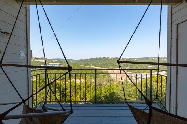 Building Photo - 6000 Shepherd Mountain Cove