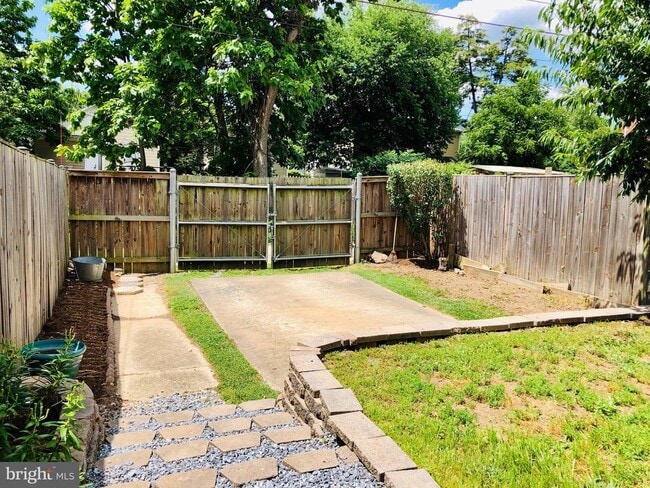 Building Photo - 317 Wesmond Dr