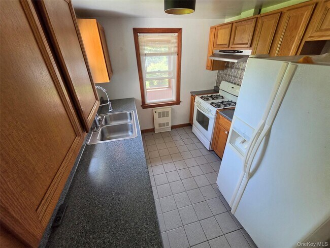Building Photo - 26 Mearns Ave
