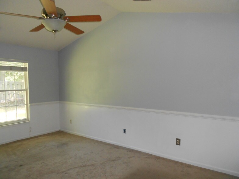 3 Bedroom 2 Bath House for Rent in Quail Hollow in Mt Pleasant. Lots of Upgrades. 3 Miles to IOP - 2084 Presidio Dr