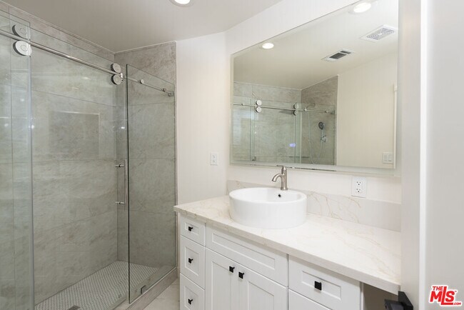 Building Photo - 14843 Morrison St